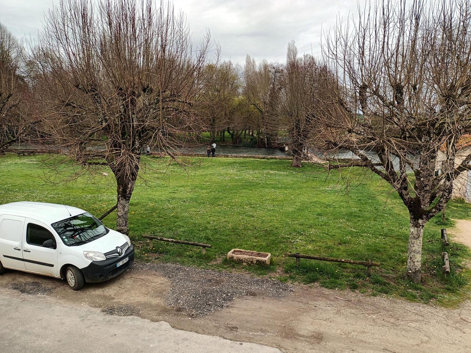 Апартаменти Au Bord De La Riviere Verteuil-sur-Charente Екстер'єр фото